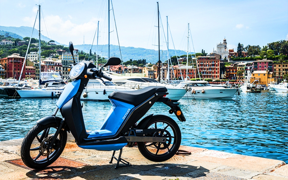 Quadro Vehicles presenta il due ruote elettrico Oxygen: leggero e colorato perfetto per muoversi in libertà nei centri storici e nelle isole